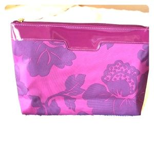 Estee Lauder Cosmetic Bag (B3965)